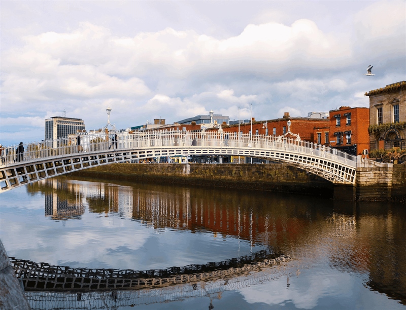 Ha'penny Bridge | Dublin, Ireland | Travel BL