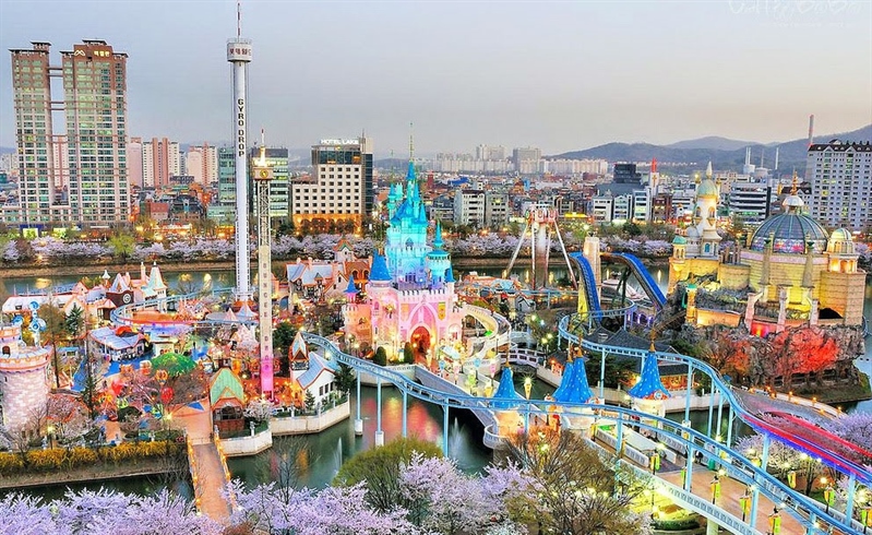Have fun at Lotte World | Seoul, South Korea | Travel BL