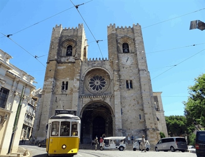 Lisbon Cathedral | Lisbon, Portugal | Travel BL