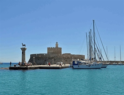 Mandraki Port | Rhodes City, Rhodes,Greece | Travel BL