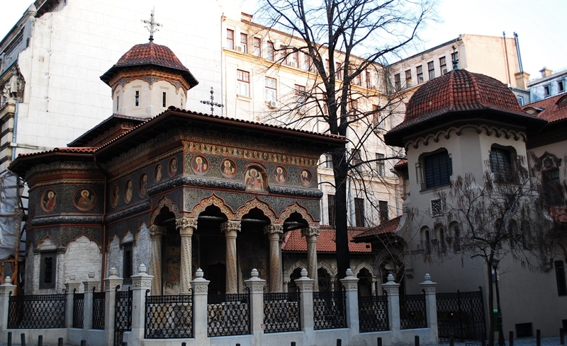 See the beautiful walls of Stavropoleos Monastery | Bucharest, Romania | Travel BL