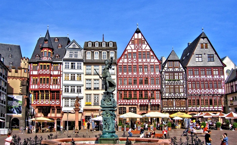 See the Römer | Frankfurt, Germany | Travel BL