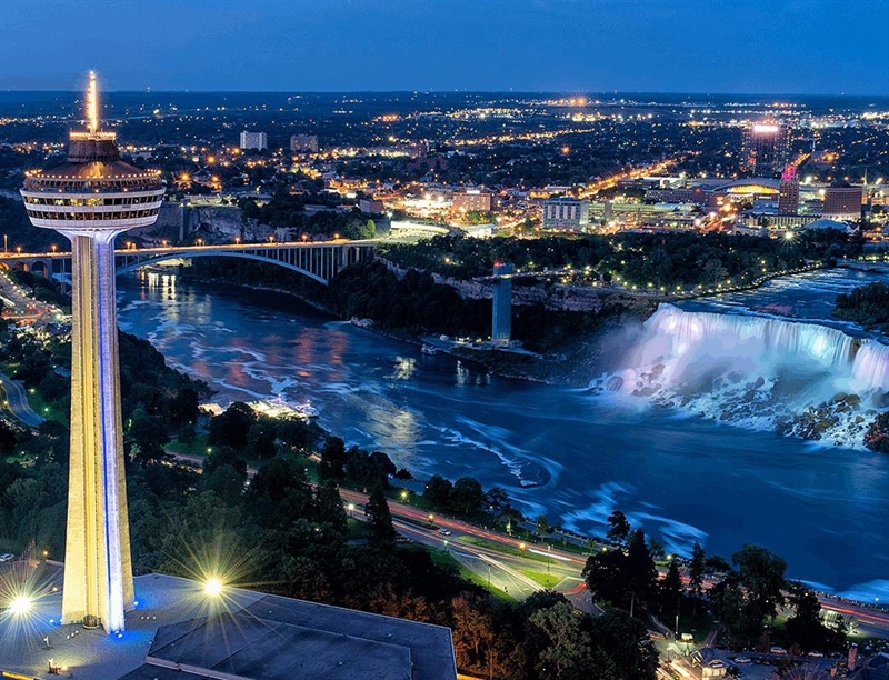 Skylon Tower | Niagara Falls, Ontario,Canada | Travel BL