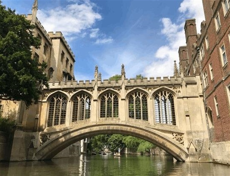 Stroll along the Bridge of Sighs | Cambridge, England,UK | Travel BL