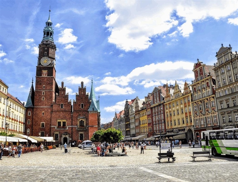 Stroll along the Main Square Poland | Krakow, Poland | Travel BL