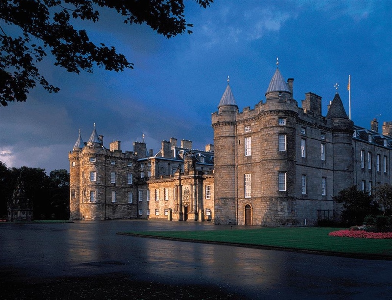 The Palace of Holyroodhouse | Edinburgh, Scotland,UK | Travel BL