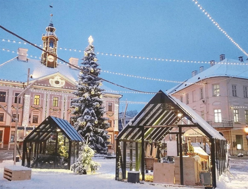 Town Hall Square | Tartu, Estonia | Travel BL
