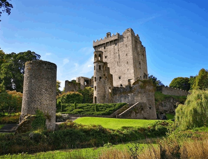 Visit the Blarney Castle | Cork, Ireland | Travel BL