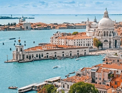 Visit the Punta della Dogana | Venice, Italy | Travel BL