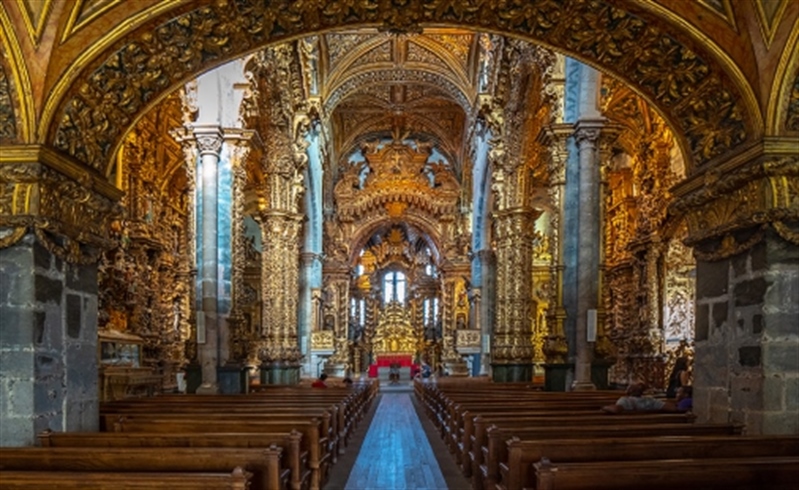 Visit the St. Francis Church | Porto, Portugal | Travel BL
