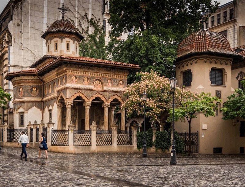 Visit the Stavropoleos Church | Bucharest, Romania | Travel BL
