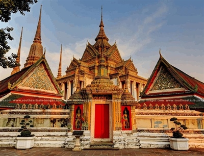 Visit the Wat Phra Chetuphon (Wat Pho) | Bangkok, Thailand | Travel BL