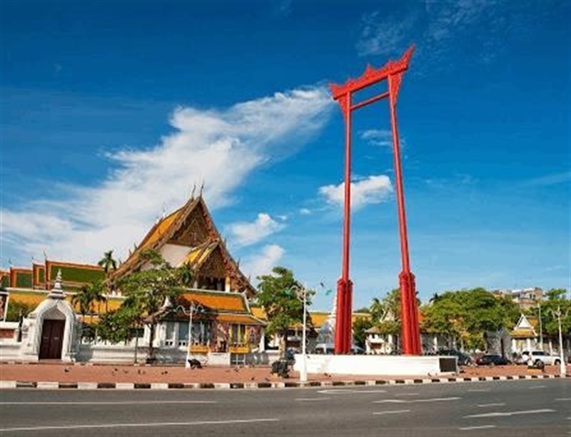 Walk around the Giant Swing | Bangkok, Thailand | Travel BL