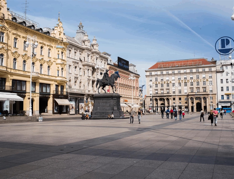 Wander around the Ban Josip Jelačić Square | Zagreb, Croatia | Travel BL
